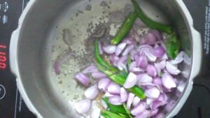 Arisi paruppu sadam - onion,chillies