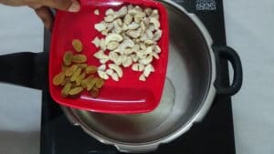 Boondi laddu -cashews