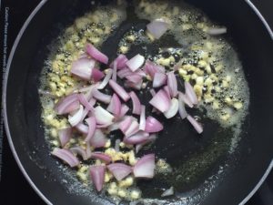 White sauce pasta -onion