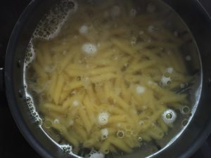 White sauce pasta -boil