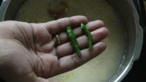 ven pongal -green chilli