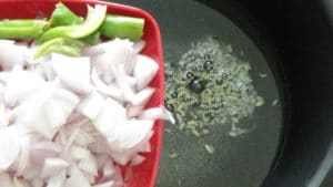 Chicken dum biryani -onion,green chilli