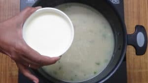 Cauliflower soup -milk