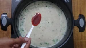Cauliflower soup -tomato sauce