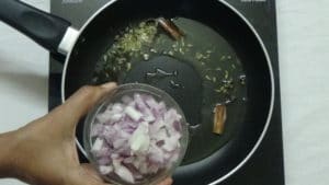 Cabbage egg masala -onions