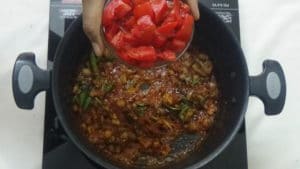 fish pulusu -tomato