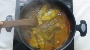 Chepala pulusu - Andhra fish curry