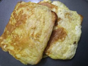 Bread omelette -sweet version