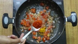 Potato gravy -chilli powder