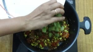 Thiruvathirai kuzhambu -flat beans