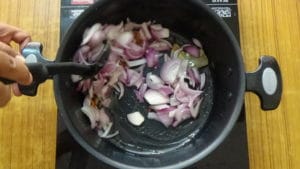Prawn biryani -fry onions