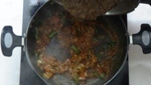 Thattapayaru kuzhambu -cooked cowpeas