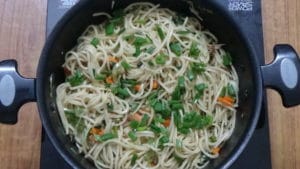Veg noodles -garnish