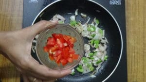 Egg bhurji -tomato