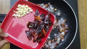Tamarind rice -garlic,red chilli