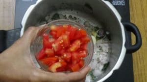 Millet bisibelebath -tomato