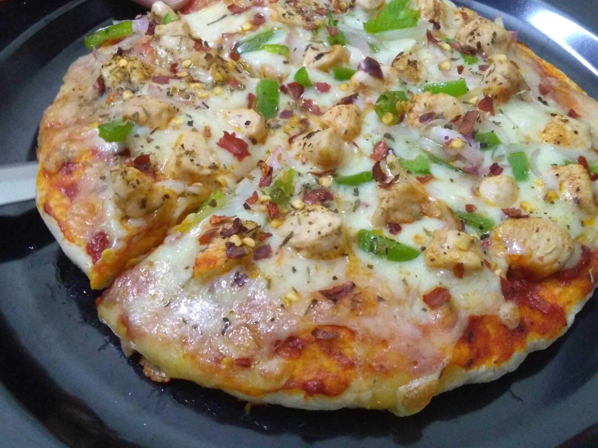 Chicken pizza | Homemade spicy chicken pizza - sangskitchen