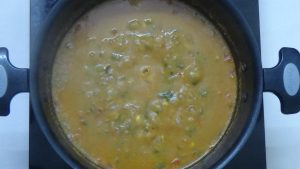 Arachuvita sambar -cooked