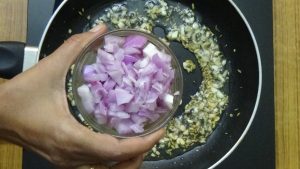 Pepper chicken -onions
