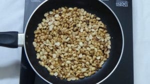 dry roasted groundnuts for kadalai urundai