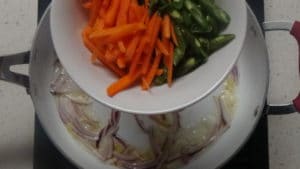 Chicken noodles -carrot,beans