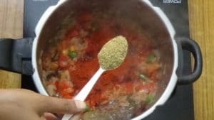 Pressure cooker chicken curry -coriander powder