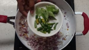 green chillies, curry leaves