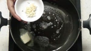 Beetroot soup -garlic
