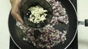 Pavakkai puli kuzhambu - add garlic