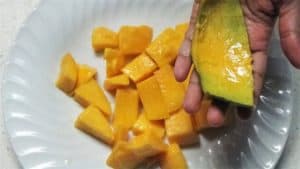 Mango lassi -collect flesh