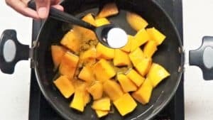 add salt to cook mangoes