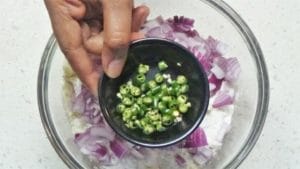 Chettinad vazhakkai vadai-add green chilli