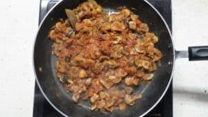 Mushroom kuzhambu-cooked